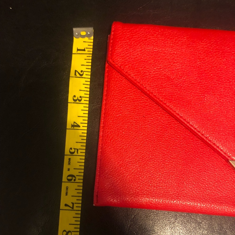 Red clutch - Picture 6 of 6